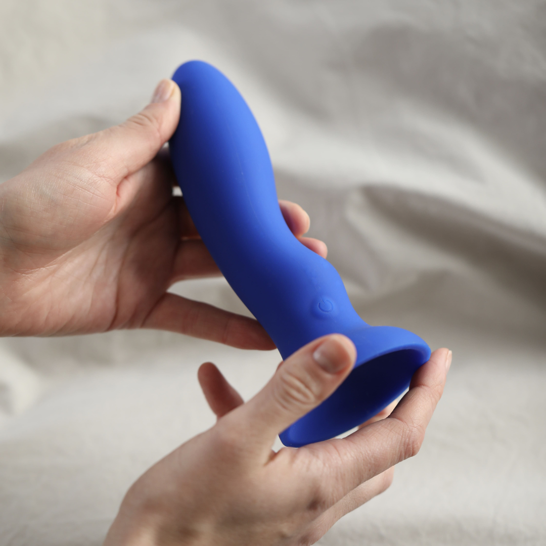 Toosie Vibrating Dildo